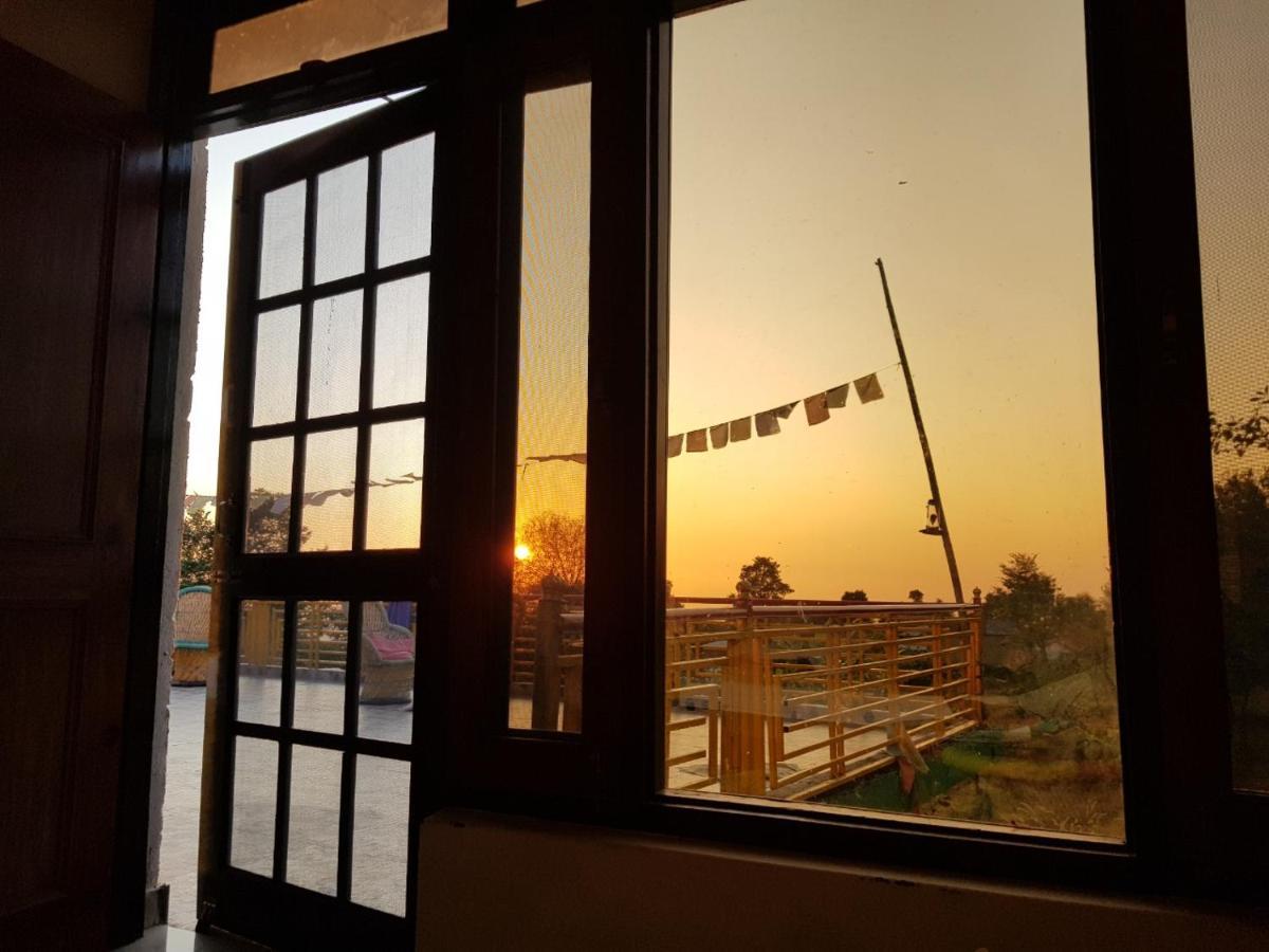 Bir Nest Hostel Esterno foto