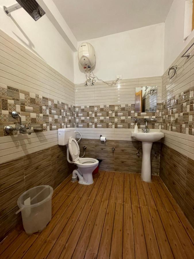 Bir Nest Hostel Esterno foto