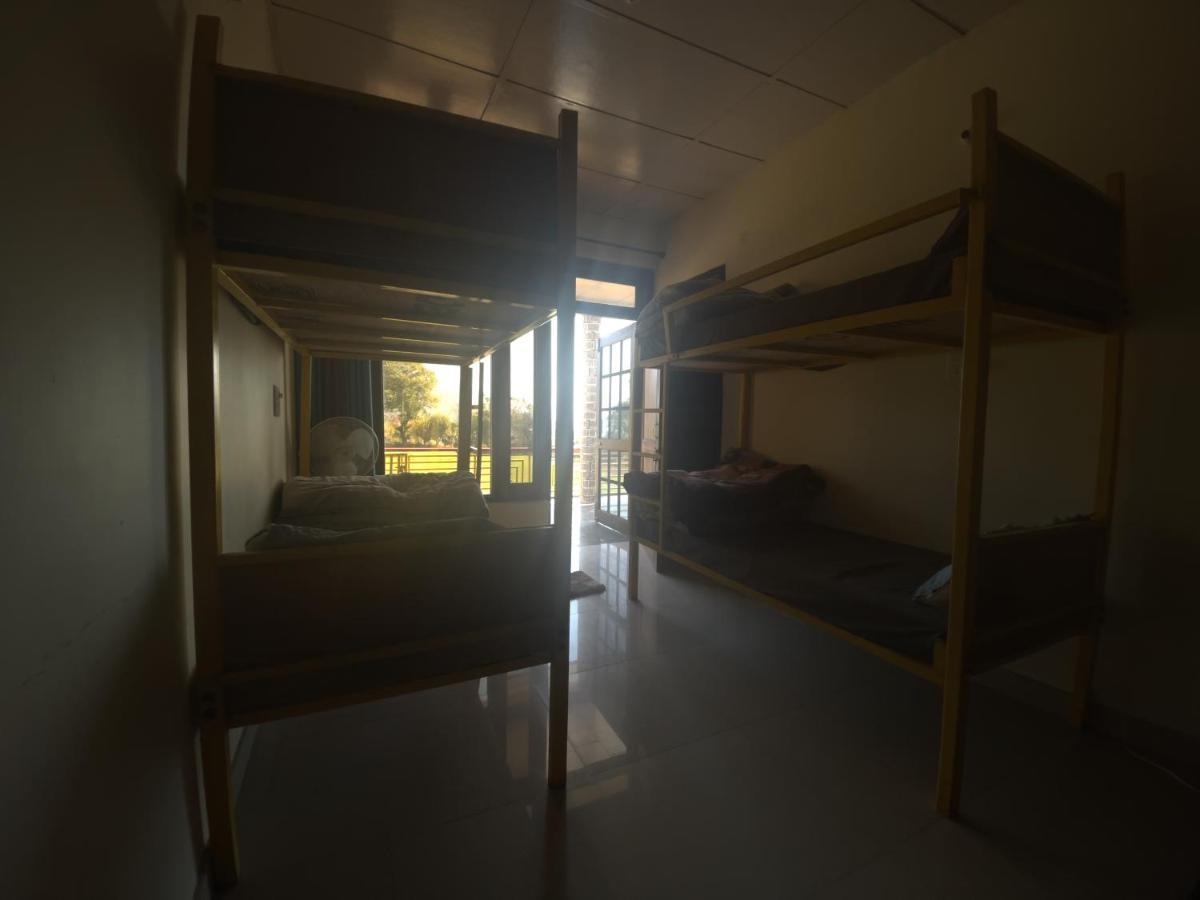 Bir Nest Hostel Esterno foto