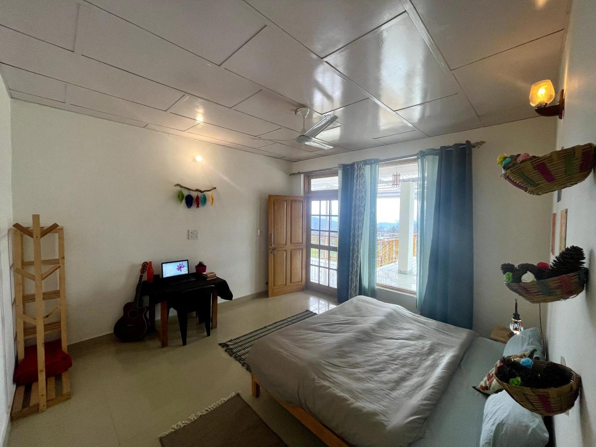 Bir Nest Hostel Esterno foto